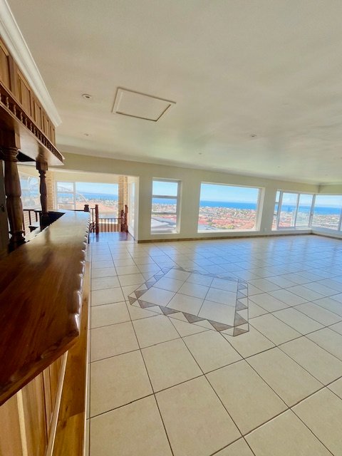 4 Bedroom Property for Sale in Menkenkop Western Cape